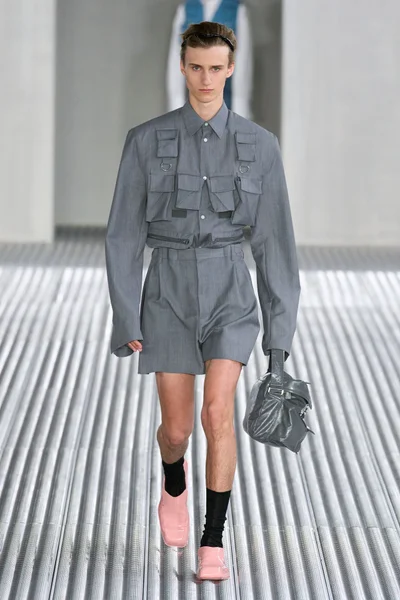 Look 11